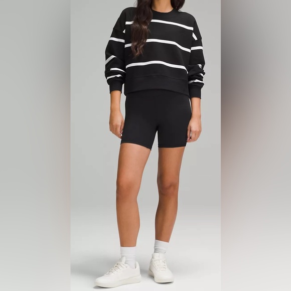 NWOT Lululemon Perfectly Oversized Cropped Crew *Stripe
Boundless Stripe Black - Picture 2 of 10